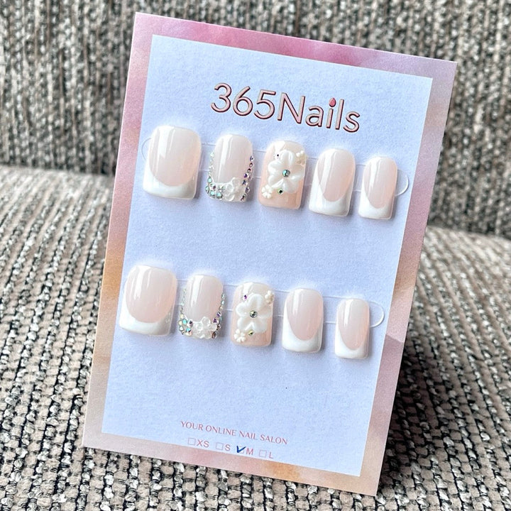 White Floral French press-on nails