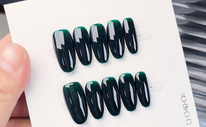 Essential Oval press-on nails
