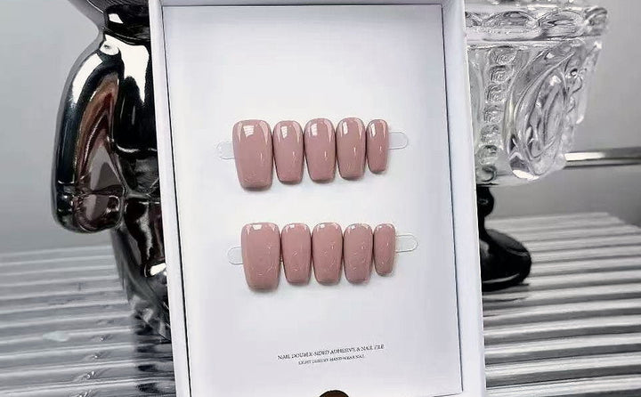 Essential Square press-on nails